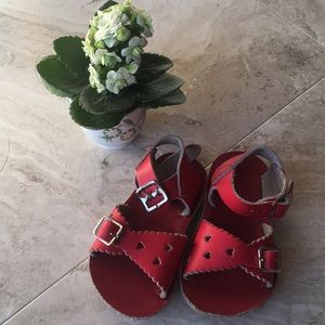 Sweetheart original Saltwater sandals.
